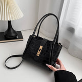 Celebrities Elegant Solid Metal Accessories Decoration Fold Bags(4 Colors)